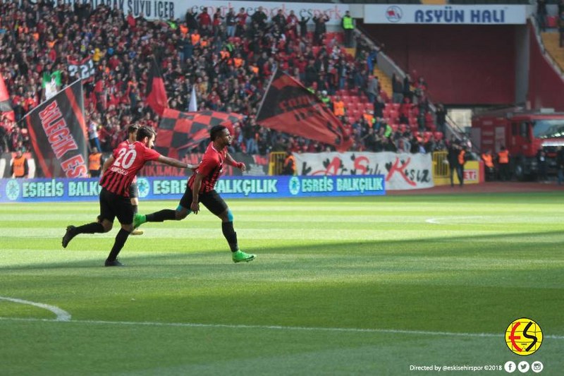 Spor Toto 1. Lig 25’inci haftasında Eskişehirspor, Adana Demirspor ile 2-2 berabere kaldı.
