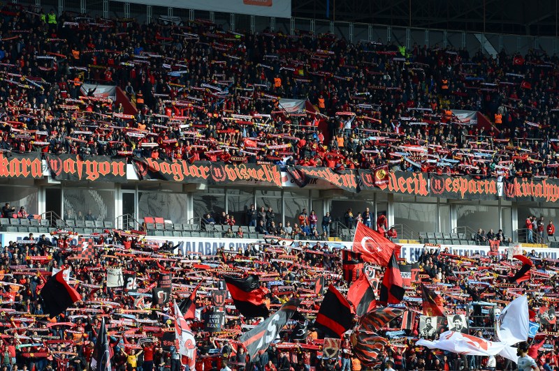 Spor Toto 1. Lig 25’inci haftasında Eskişehirspor, Adana Demirspor ile 2-2 berabere kaldı.
