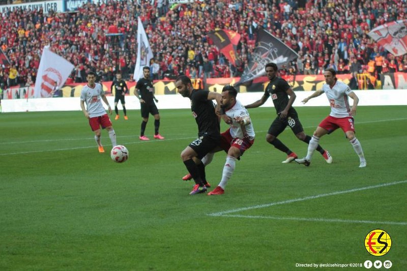 Spor Toto 1. Lig'in 27. haftasında Eskişehirspor, Altınordu'ya 4-2 mağlup oldu. Maçta takımımızın iki golünü de Semih Şentürk kaydetti.
