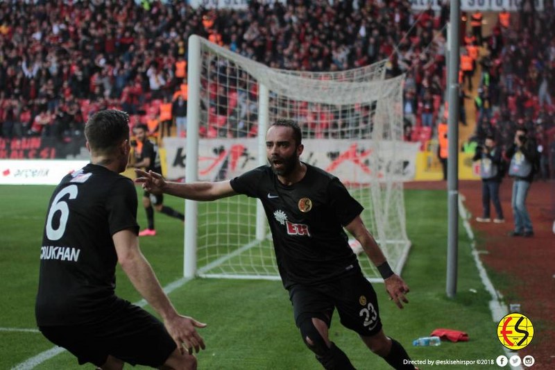 Spor Toto 1. Lig'in 27. haftasında Eskişehirspor, Altınordu'ya 4-2 mağlup oldu. Maçta takımımızın iki golünü de Semih Şentürk kaydetti.
