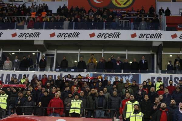 Eskişehirspor Spor Toto 1. Lig'in 26. haftasında sahasında Altınordu'ya 4-2 yenildi ve ateş hattında kaldı. Maçtan fotoğraflar...
