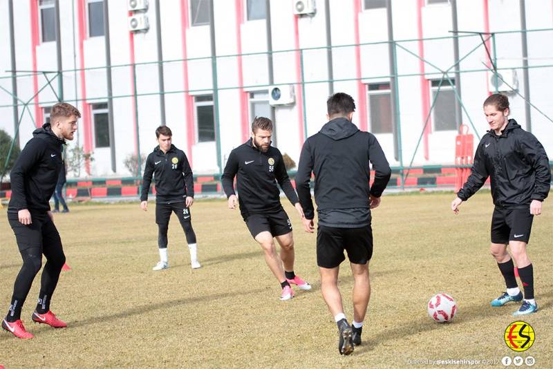 Takımımız, TFF 1.Lig’in 17.haftasında karşılaşacağımız, Adanaspor A.Ş maçı hazırlıklarına, Vali Hanefi Demirkol tesislerimizde gerçekleşen antrenman ile devam etti.