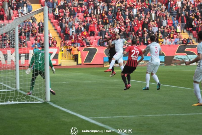 Eskişehirspor Spor Toto 1. Lig’in 29. Haftasında mutlak kazanması gereken Balıkesirspor maçını 3-1 kaybetti. 