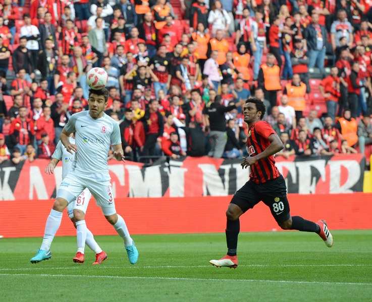 Eskişehirspor Spor Toto 1. Lig’in 29. Haftasında mutlak kazanması gereken Balıkesirspor maçını 3-1 kaybetti. 