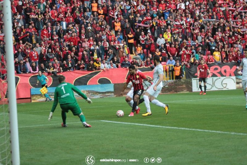 Eskişehirspor Spor Toto 1. Lig’in 29. Haftasında mutlak kazanması gereken Balıkesirspor maçını 3-1 kaybetti. 