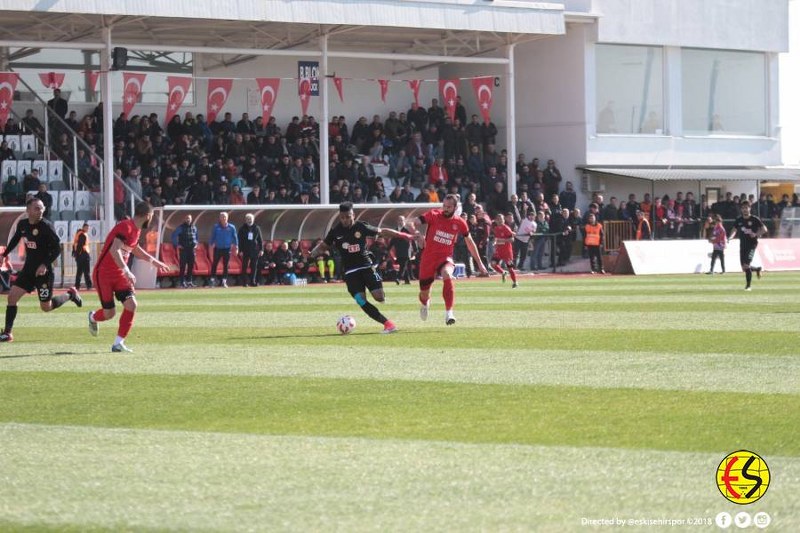 Eskişehirspor, TFF 1. Lig'in 22. haftasında Ümraniyespor'u yenerek bir ilke imza attı.