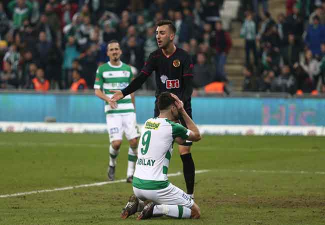 Eskişehirspor, TFF 1. Lig’in 20. haftasında Bursaspor'un sahasında konuk oldu. Es-Es, deplasmanda rakibini 1-0 mağlup etti.