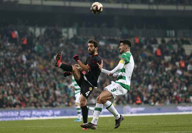 Eskişehirspor, TFF 1. Lig’in 20. haftasında Bursaspor'un sahasında konuk oldu. Es-Es, deplasmanda rakibini 1-0 mağlup etti.