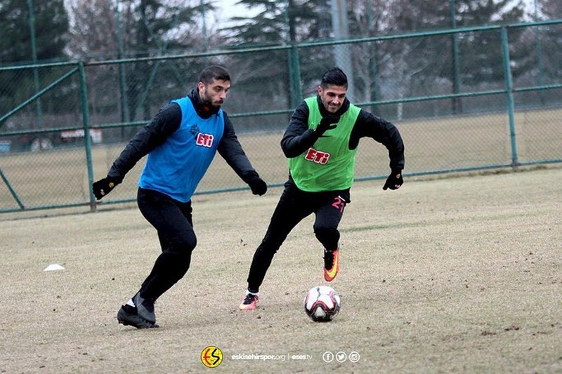 Eskişehirspor'da transfer yasağının kalkması ile birlikte yeni oyuncular da bir bir takıma katılmaya devam ediyor.