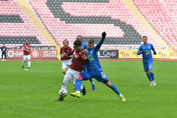 Eskişehirspor, TFF 1. Lig’in 22. haftasında konuk ettiği Royal Hastanesi Bandırmaspor'u 2-1 mağlup ederek, 2020-2021 sezonunun ilk galibiyetini aldı.