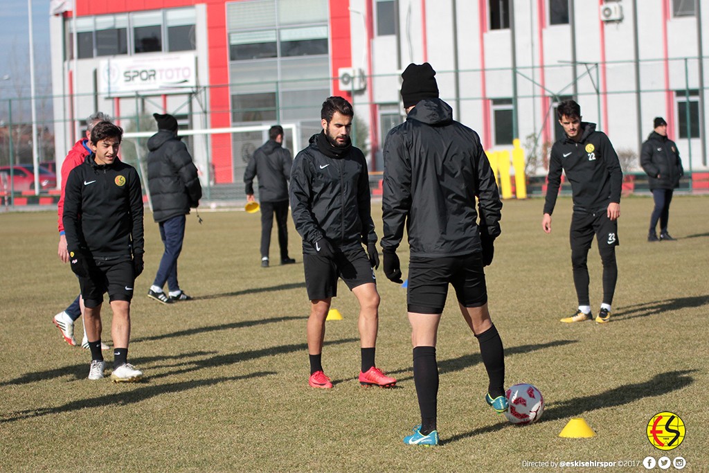 Eskişehirsporumuz, TFF 1.Lig’in 16.haftasında karşılaşacağımız, Boluspor maçı hazırlıklarına ara vermeden başladı.