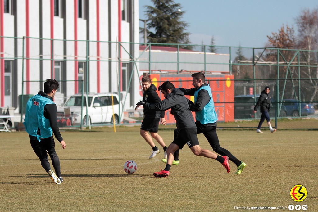 Eskişehirsporumuz, TFF 1.Lig’in 16.haftasında karşılaşacağımız, Boluspor maçı hazırlıklarına ara vermeden başladı.