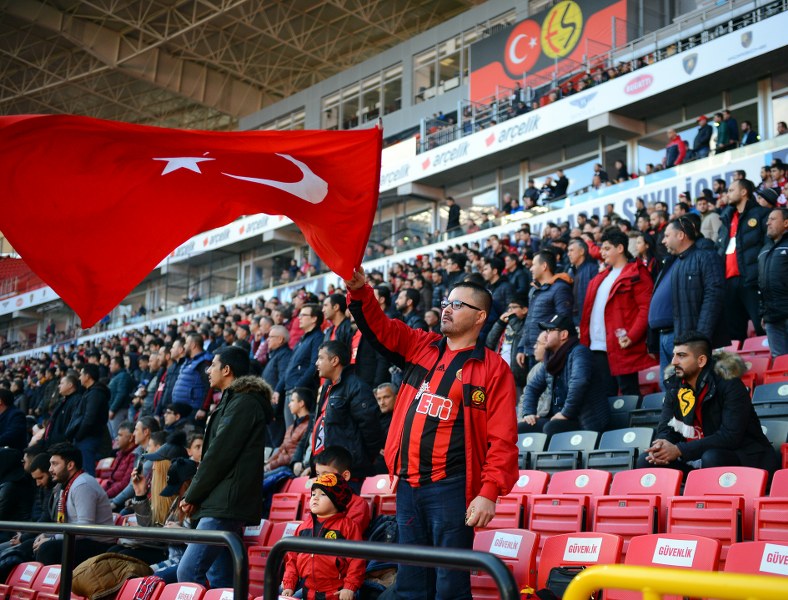 Eskişehirspor, Spor Toto 1. Lig’in 21. Haftasında sahasında Giresunspor’u 3-1 mağlup etti. Müthiş bir taraftar desteğinin olduğu maçta Eskişehirspor’da golleri Dorukhan, Ofoedu ve Kaan Kanak kaydetti.