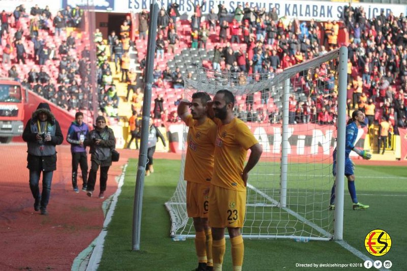 Eskişehirspor, Spor Toto 1. Lig’in 21. Haftasında sahasında Giresunspor’u 3-1 mağlup etti. Müthiş bir taraftar desteğinin olduğu maçta Eskişehirspor’da golleri Dorukhan, Ofoedu ve Kaan Kanak kaydetti.