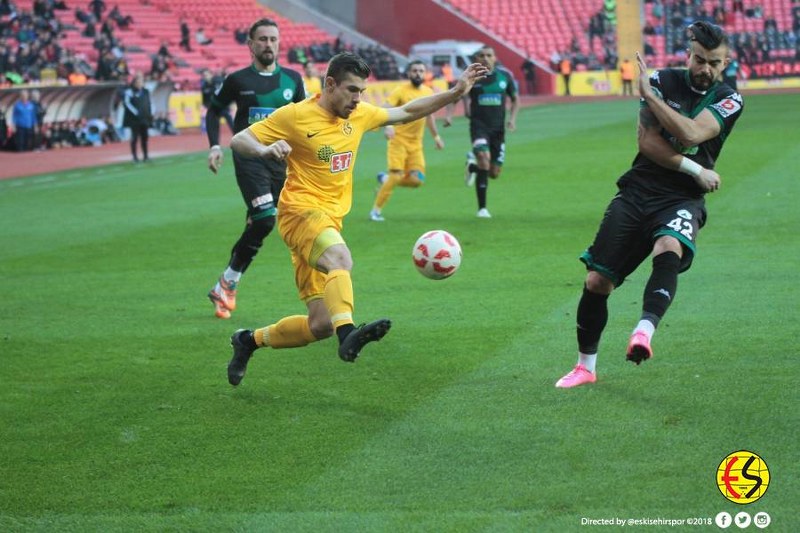 Eskişehirspor, Spor Toto 1. Lig’in 21. Haftasında sahasında Giresunspor’u 3-1 mağlup etti. Müthiş bir taraftar desteğinin olduğu maçta Eskişehirspor’da golleri Dorukhan, Ofoedu ve Kaan Kanak kaydetti.