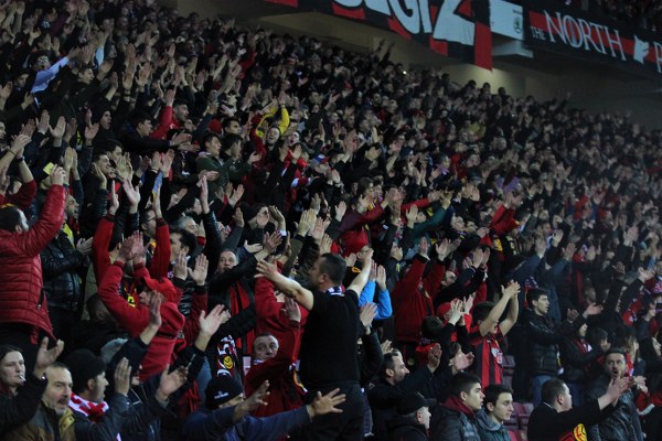 Eskişehirspor Denizlispor karşılaşması 1-1 beraberlikle sona erdi. Eskişehirspor taraftarı ise maça damga vurdu. 90 dakikanın sonunda tüm Türkiye'nin dilinde Eskişehirspor taraftarı vardı. Maçta taraftar rekoru kırıldı.