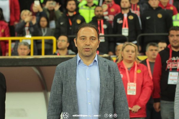 Eskişehirspor Spor Toto 1. Lig'in 29. haftasında Elazığspor'u müthiş bir geri dönüş yaparak 3-1 yendi ve altın değerinde 3 puan aldı.
