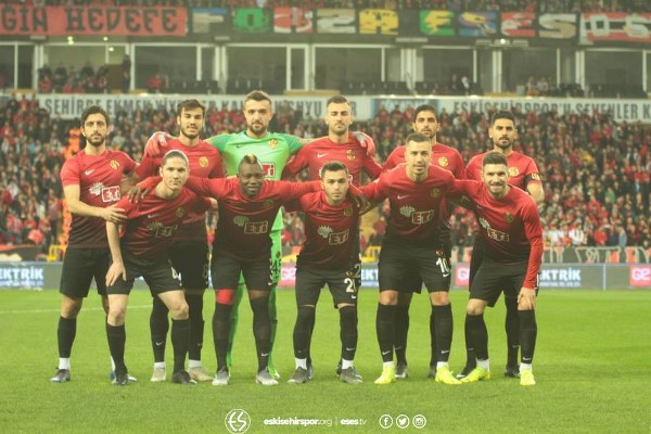 Eskişehirspor Spor Toto 1. Lig'in 29. haftasında Elazığspor'u müthiş bir geri dönüş yaparak 3-1 yendi ve altın değerinde 3 puan aldı.
