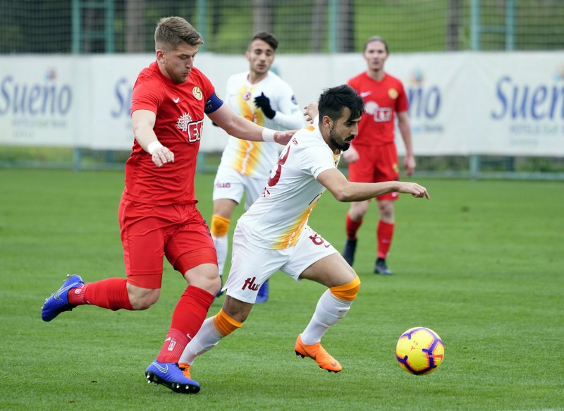 Eskişehirspor, kamp yaptığı Antalya Belek’te Spor Toto Süper Lig ekiplerinden Galatasaray ile oynadığı hazırlık maçında 3-3 berabere kaldı. 
