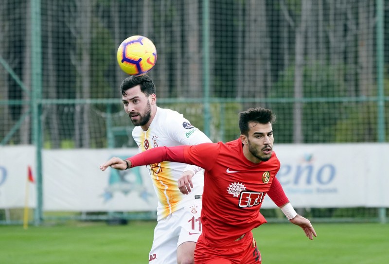 Eskişehirspor, kamp yaptığı Antalya Belek’te Spor Toto Süper Lig ekiplerinden Galatasaray ile oynadığı hazırlık maçında 3-3 berabere kaldı. 
