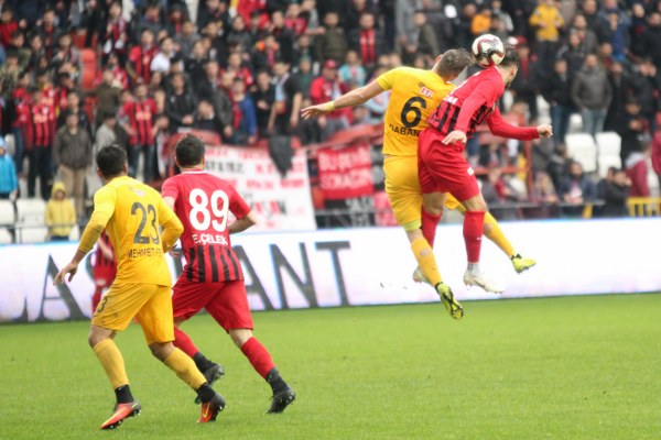 Eskişehirspor, Spor Toto 1. Lig’in 23’üncü haftasında Gazişehir Gaziantep’in konuğu oldu. Karşılaşmanın 2. yarısı başlar başlamaz gol bulduk ancak galibiyeti koruyamayarak 1 puana razı oldu.
