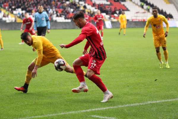 Eskişehirspor, Spor Toto 1. Lig’in 23’üncü haftasında Gazişehir Gaziantep’in konuğu oldu. Karşılaşmanın 2. yarısı başlar başlamaz gol bulduk ancak galibiyeti koruyamayarak 1 puana razı oldu.
