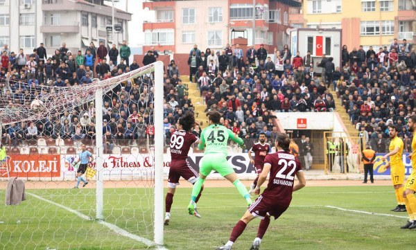 Hatayspor - Eskişehirspor'u 4-0 mağlup ederek puanını 44'e yükseltti. Eskişehirspor ise 25 puanla ligde 16. sıraya geriledi, tehlike çanları tekrar çalmaya başladı...
