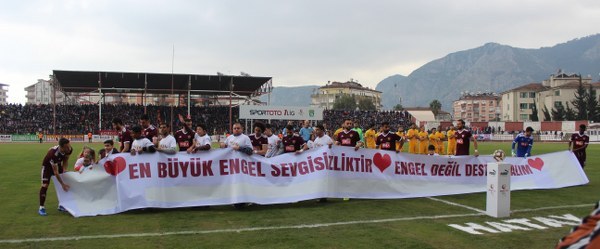 Hatayspor - Eskişehirspor'u 4-0 mağlup ederek puanını 44'e yükseltti. Eskişehirspor ise 25 puanla ligde 16. sıraya geriledi, tehlike çanları tekrar çalmaya başladı...
