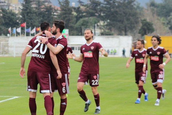 Hatayspor - Eskişehirspor'u 4-0 mağlup ederek puanını 44'e yükseltti. Eskişehirspor ise 25 puanla ligde 16. sıraya geriledi, tehlike çanları tekrar çalmaya başladı...
