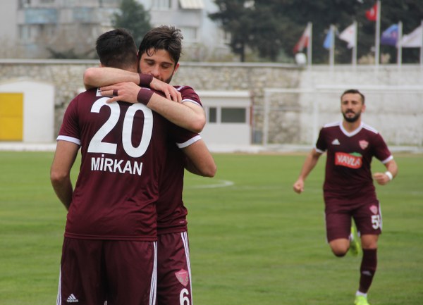 Hatayspor - Eskişehirspor'u 4-0 mağlup ederek puanını 44'e yükseltti. Eskişehirspor ise 25 puanla ligde 16. sıraya geriledi, tehlike çanları tekrar çalmaya başladı...
