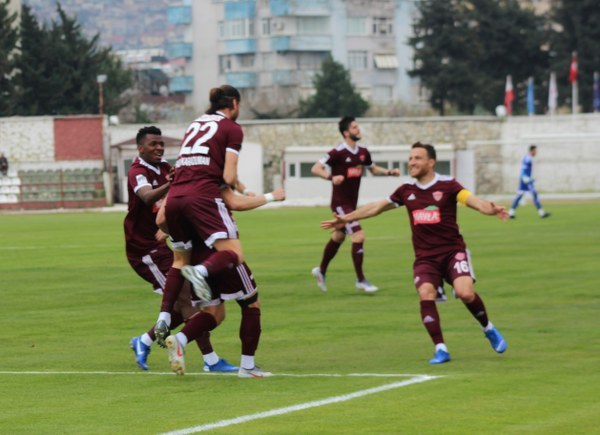 Hatayspor - Eskişehirspor'u 4-0 mağlup ederek puanını 44'e yükseltti. Eskişehirspor ise 25 puanla ligde 16. sıraya geriledi, tehlike çanları tekrar çalmaya başladı...
