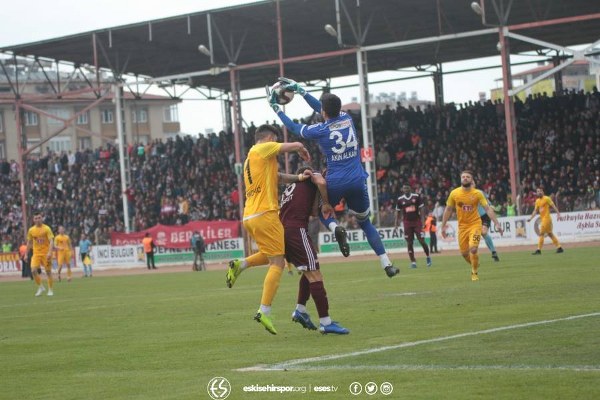 Hatayspor - Eskişehirspor'u 4-0 mağlup ederek puanını 44'e yükseltti. Eskişehirspor ise 25 puanla ligde 16. sıraya geriledi, tehlike çanları tekrar çalmaya başladı...
