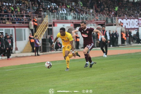 Hatayspor - Eskişehirspor'u 4-0 mağlup ederek puanını 44'e yükseltti. Eskişehirspor ise 25 puanla ligde 16. sıraya geriledi, tehlike çanları tekrar çalmaya başladı...
