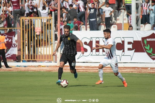 TFF 1. Lig'in 6. hafta mücadelesinde Hatayspor, Eskişehirspor'u konuk etti. Mücadele ev sahibi ekibin 1-0 üstünlüğü ile sona erdi.