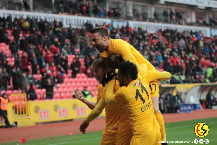 Eskişehirspor ikinci devrenin açılış maçında İstanbulspor’a 2-1 mağlup oldu. Maçın ilk golünü Eskişehirspor attı ama devamını getiremedik.