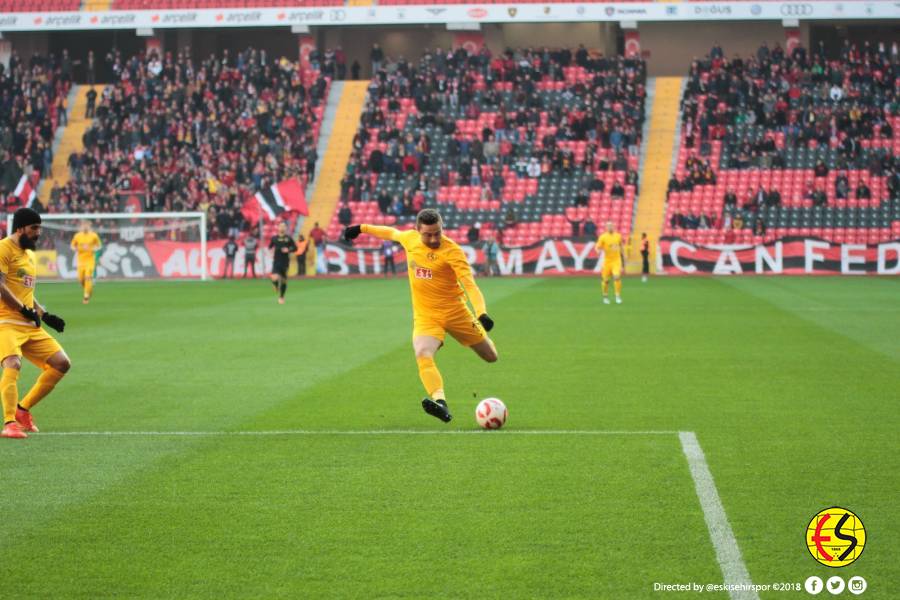 Eskişehirspor ikinci devrenin açılış maçında İstanbulspor’a 2-1 mağlup oldu. Maçın ilk golünü Eskişehirspor attı ama devamını getiremedik.