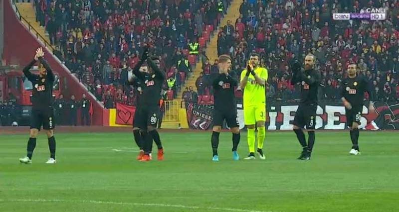 Eskişehirspor, ligin 13. haftasında bugün Çaykur Rizespor ile 1-1 berabere kaldı. Golümüzü atan Hasan Ayaroğlu. Bu skorla Eskişehirspor puanını 12’ye çıkardı.
