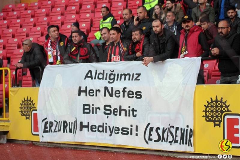 Eskişehirspor, ligin 13. haftasında bugün Çaykur Rizespor ile 1-1 berabere kaldı. Golümüzü atan Hasan Ayaroğlu. Bu skorla Eskişehirspor puanını 12’ye çıkardı.
