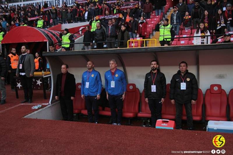 Eskişehirspor, ligin 13. haftasında bugün Çaykur Rizespor ile 1-1 berabere kaldı. Golümüzü atan Hasan Ayaroğlu. Bu skorla Eskişehirspor puanını 12’ye çıkardı.
