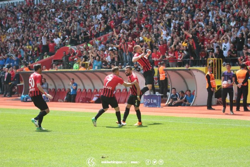 Spor Toto 1. Lig'in  31. haftasında Eskişehirspor sahasında Samsunspor’u 5-0 yendi. Eskişehirspor bu skorla altın değerinde bir 3 puan kazanarak puanını 34 yaptı.
