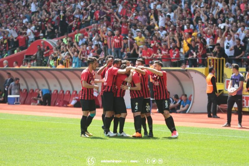 Spor Toto 1. Lig'in  31. haftasında Eskişehirspor sahasında Samsunspor’u 5-0 yendi. Eskişehirspor bu skorla altın değerinde bir 3 puan kazanarak puanını 34 yaptı.
