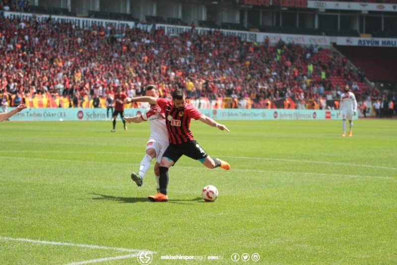 Spor Toto 1. Lig'in  31. haftasında Eskişehirspor sahasında Samsunspor’u 5-0 yendi. Eskişehirspor bu skorla altın değerinde bir 3 puan kazanarak puanını 34 yaptı.
