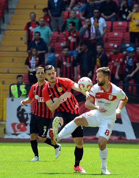 Spor Toto 1. Lig'in  31. haftasında Eskişehirspor sahasında Samsunspor’u 5-0 yendi. Eskişehirspor bu skorla altın değerinde bir 3 puan kazanarak puanını 34 yaptı.
