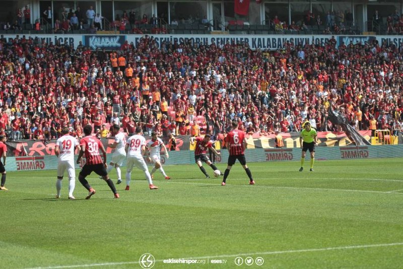 Spor Toto 1. Lig'in  31. haftasında Eskişehirspor sahasında Samsunspor’u 5-0 yendi. Eskişehirspor bu skorla altın değerinde bir 3 puan kazanarak puanını 34 yaptı.
