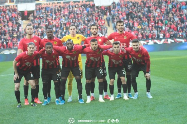 TFF 1. Lig’in 10. haftasında Eskişehirspor evinde karşılaştığı Osmanlıspor’u 3-2 mağlup etti. Osmanlıspor’da maçın ardından konuşan Teknik Direktör Turan İnce, “Bu seyircinin baskısında, buraya gelen hiçbir deplasman takımının maç alma şansı yok” dedi.