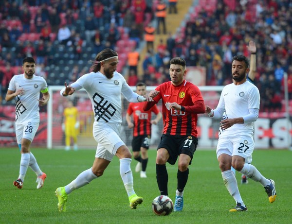 TFF 1. Lig’in 10. haftasında Eskişehirspor evinde karşılaştığı Osmanlıspor’u 3-2 mağlup etti. Osmanlıspor’da maçın ardından konuşan Teknik Direktör Turan İnce, “Bu seyircinin baskısında, buraya gelen hiçbir deplasman takımının maç alma şansı yok” dedi.