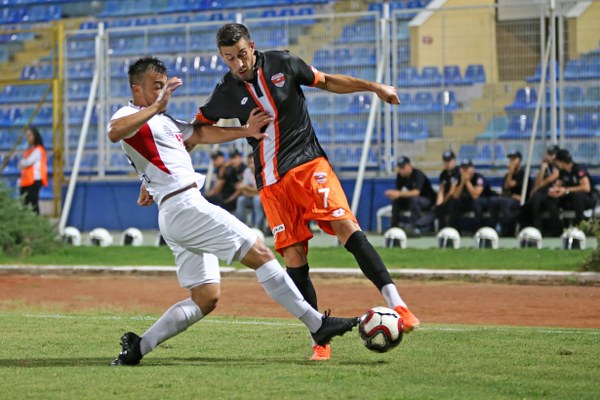 Ardında da ilk haftada olduğu gibi skandal bir hakem kararı ve penaltı ile Eskişehirspor maçtan 3-2 mağlup ayrıldı.