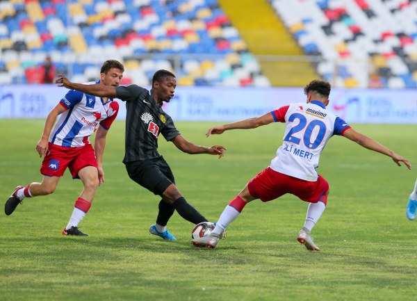 Eskişehirspor Altınordu deplasmanında 2 penaltı kaçırdığı maçta adeta dağıldı. 