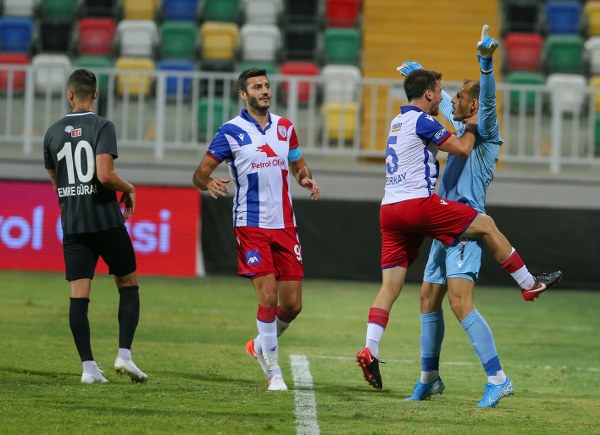 Eskişehirspor Altınordu deplasmanında 2 penaltı kaçırdığı maçta adeta dağıldı. 