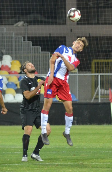 Eskişehirspor Altınordu deplasmanında 2 penaltı kaçırdığı maçta adeta dağıldı. 